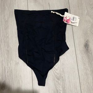 NWT Haute Contour by Spanx - Vintage Rise Thong M